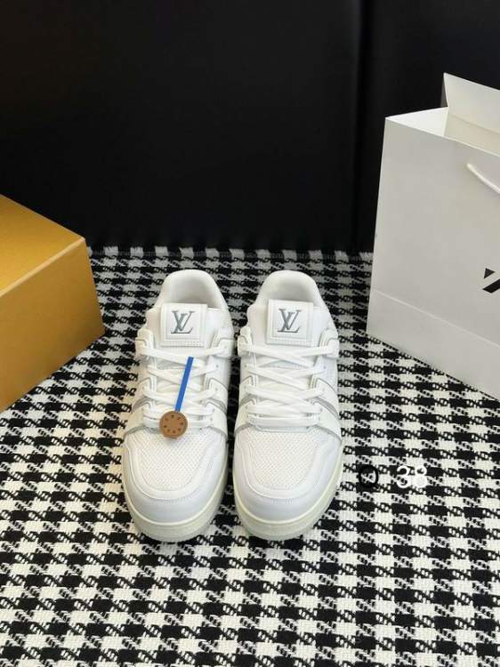 Picture of Louis Vuitton Shoes _SKULVsz35-45LY080412859